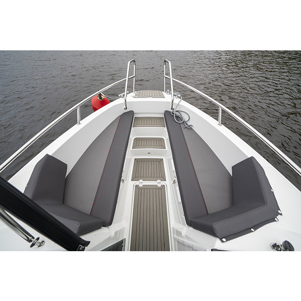 Bow rider AMT 210 BR 6